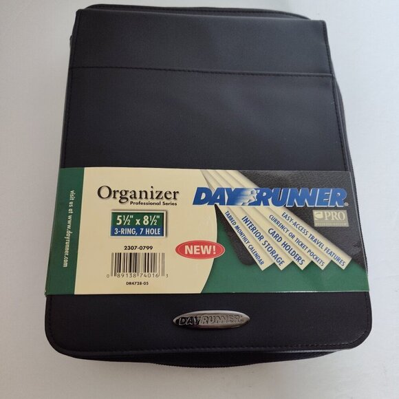 Dayrunner Black Zippered Planner - Picture 1 of 16